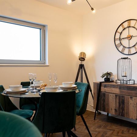 Trendy City Centre Apartment With Free Parking Cardiff Eksteriør billede